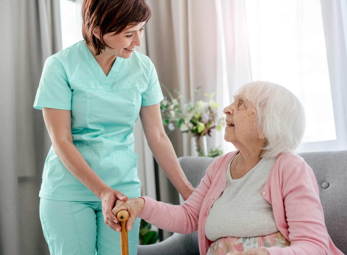 elderly-woman-and-nurse
